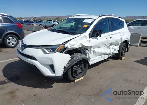 2018 Toyota Rav4 Le z USA, uszkodzony, nr VIN 2T3ZFREV4JW424616